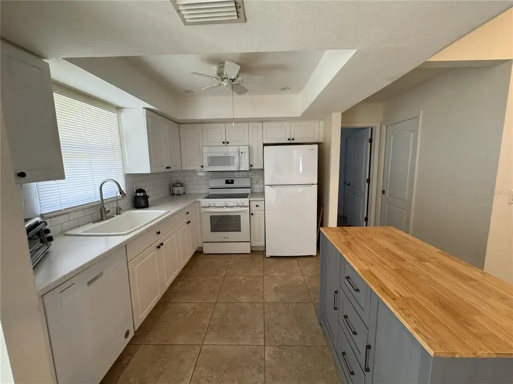 Property for sale at 3806 SW 6TH AVENUE, CAPE CORAL, FL, 33914
