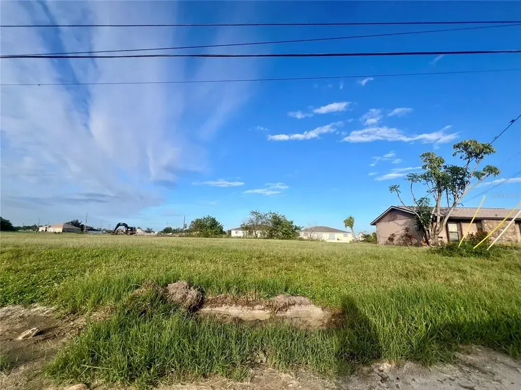 Property for sale at 1424 NE 9TH AVENUE, CAPE CORAL, FL, 33909