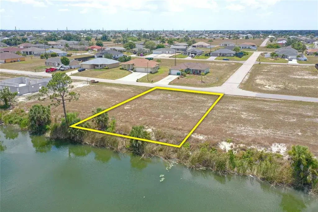 Property for sale at 2831 NE 5TH PLACE, CAPE CORAL, FL, 33909