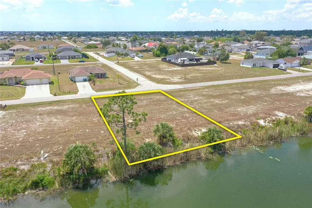 Property for sale at 2831 NE 5TH PLACE, CAPE CORAL, FL, 33909
