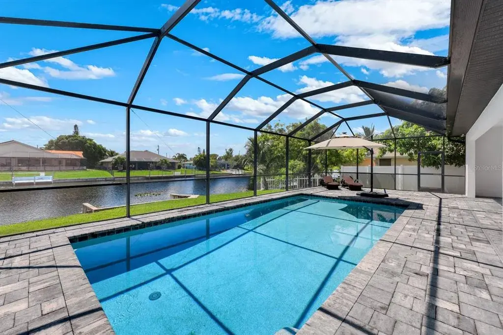Pavered Lanai w/ Pool