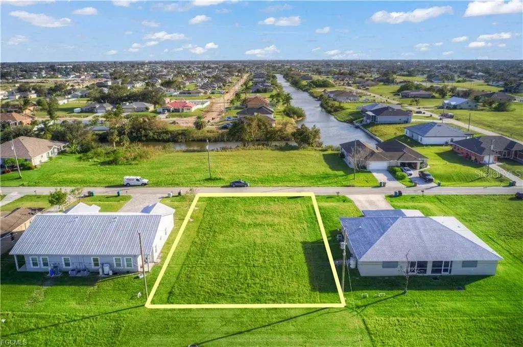 Property for sale at 833 NE 15TH LANE, CAPE CORAL, FL, 33909