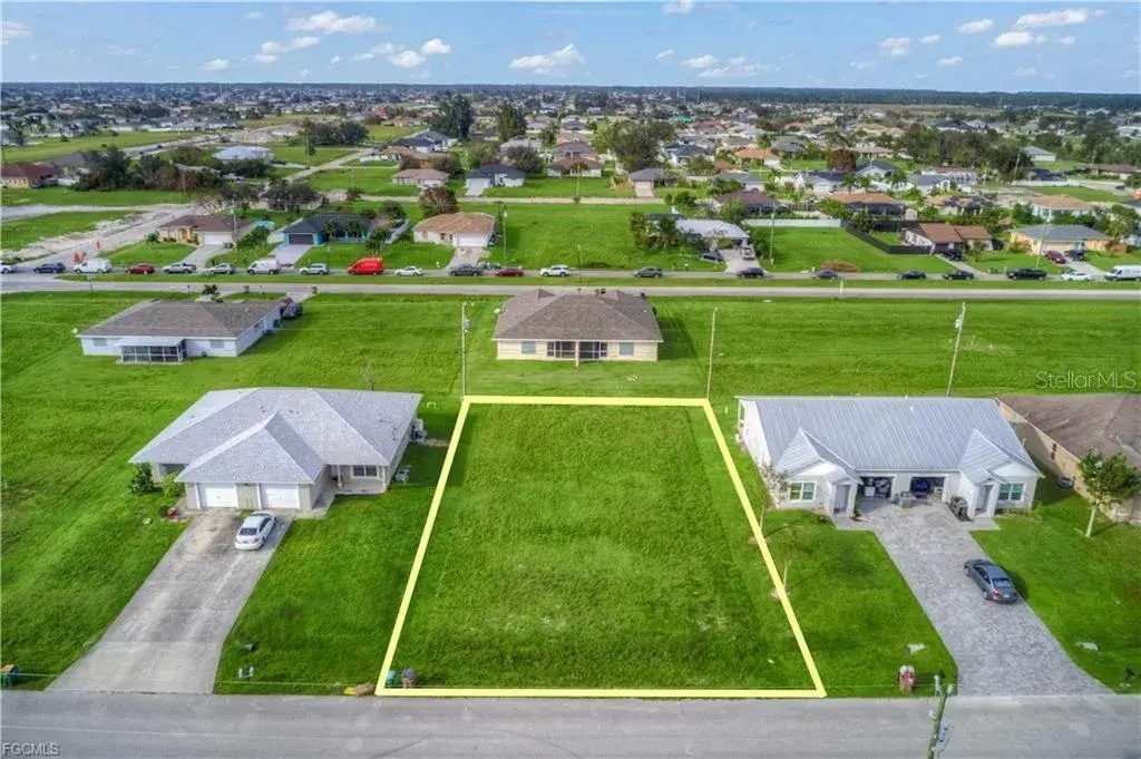 Property for sale at 833 NE 15TH LANE, CAPE CORAL, FL, 33909