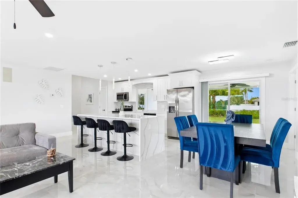 BEAUTIFULLY RENOVATED, WELL-MAINTAINED + FURNISHED IN THE HEART OF CAPE CORAL!