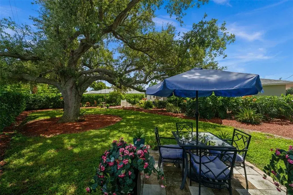 A fairy tale yard in SW Cape Coral
