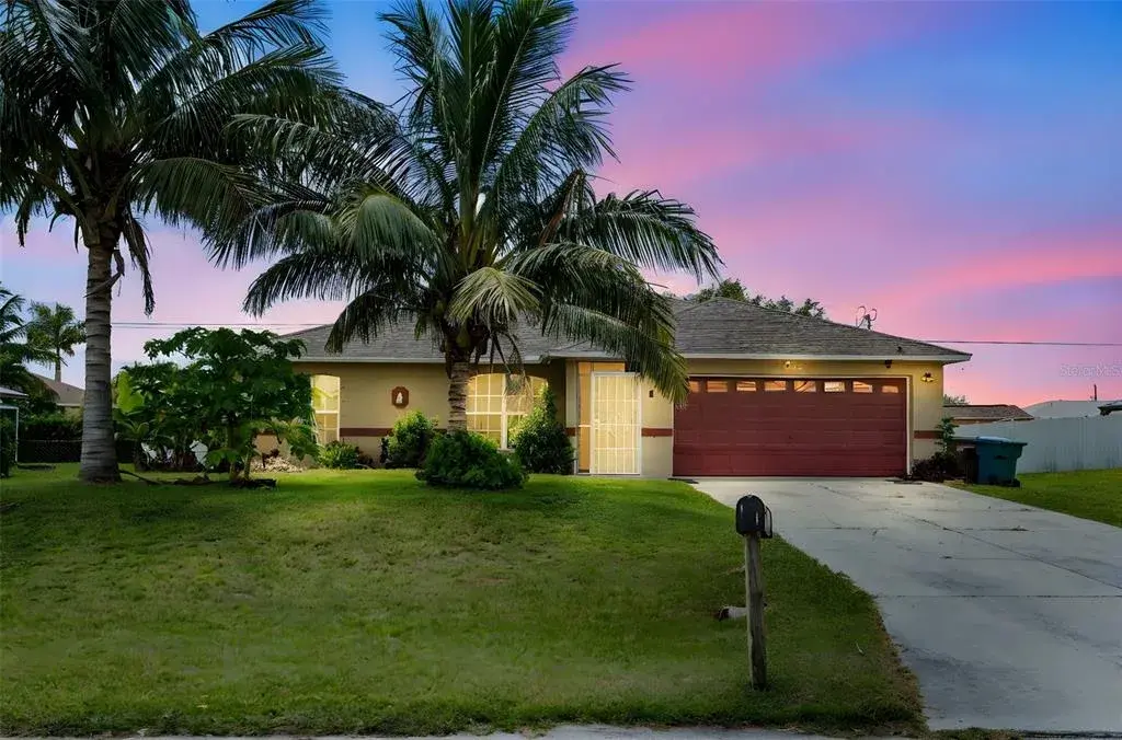 EASY ACCESS to the BEAUTY SOUTHWEST FLORIDA PARADISE has to offer!