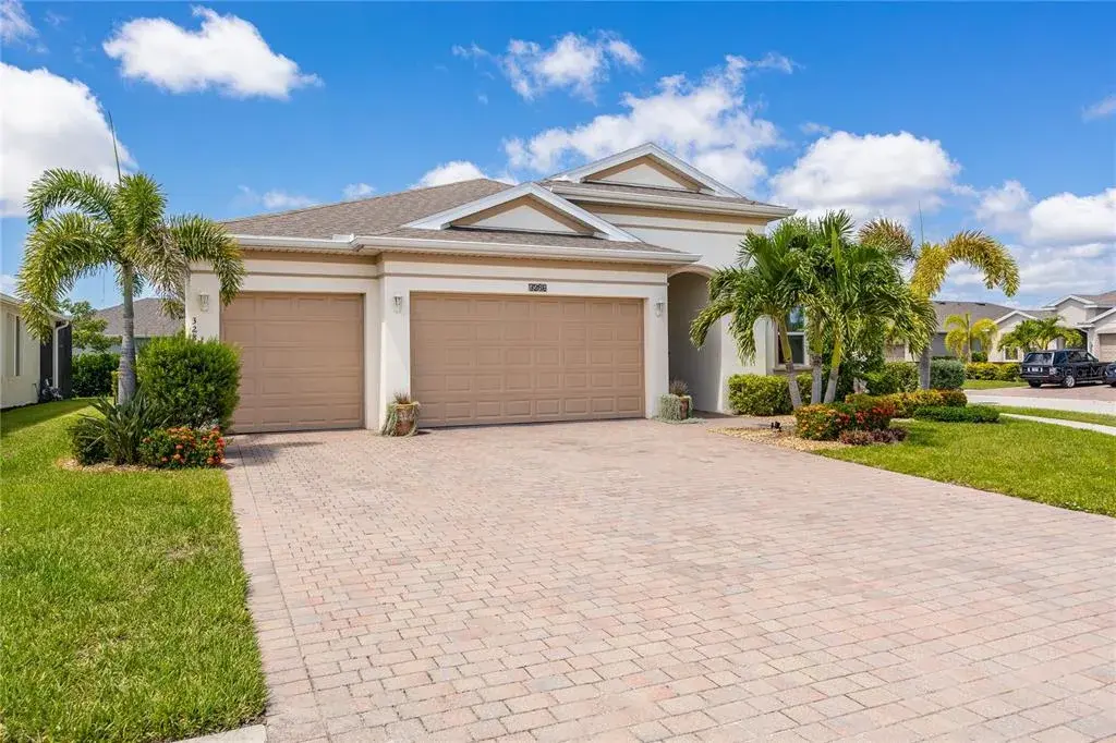 Property for sale at 3286 BARAVALDO CIRCLE, CAPE CORAL, FL, 33909