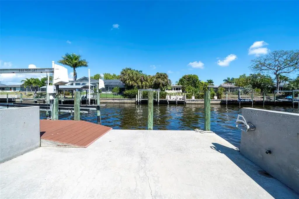 Property for sale at 1433 SE 28TH TERRACE, CAPE CORAL, FL, 33904