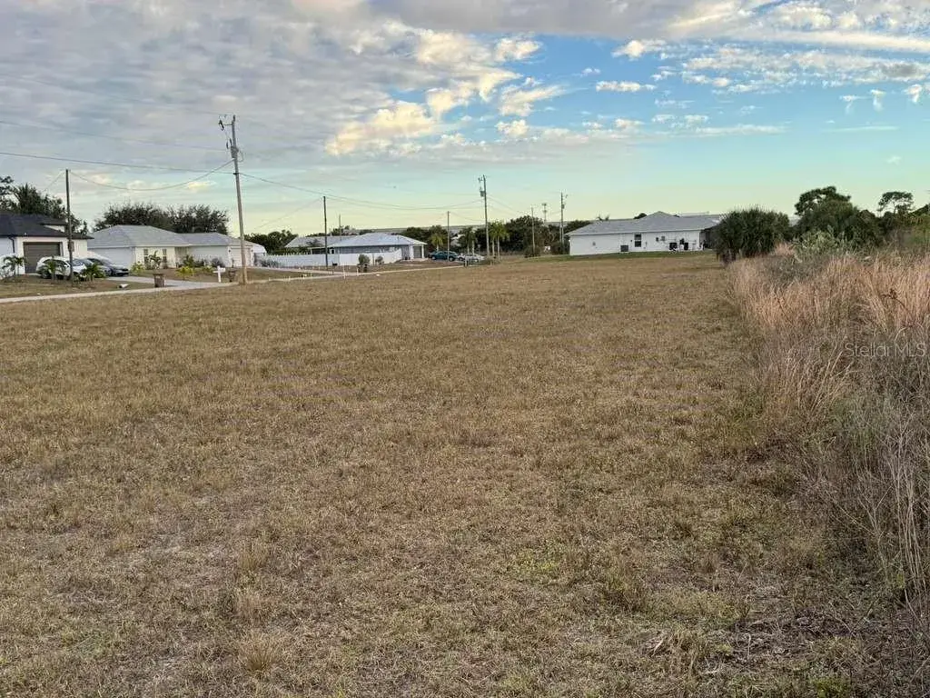 Property for sale at 1302 NE 19TH PLACE, CAPE CORAL, FL, 33909