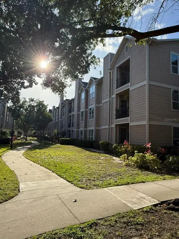 Property for sale at 2015 ERVING CIRCLE UNIT 307, OCOEE, FL, 34761
