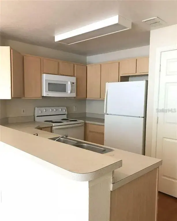 Property for sale at 2000 ERVING CIRCLE UNIT 102, OCOEE, FL, 34761
