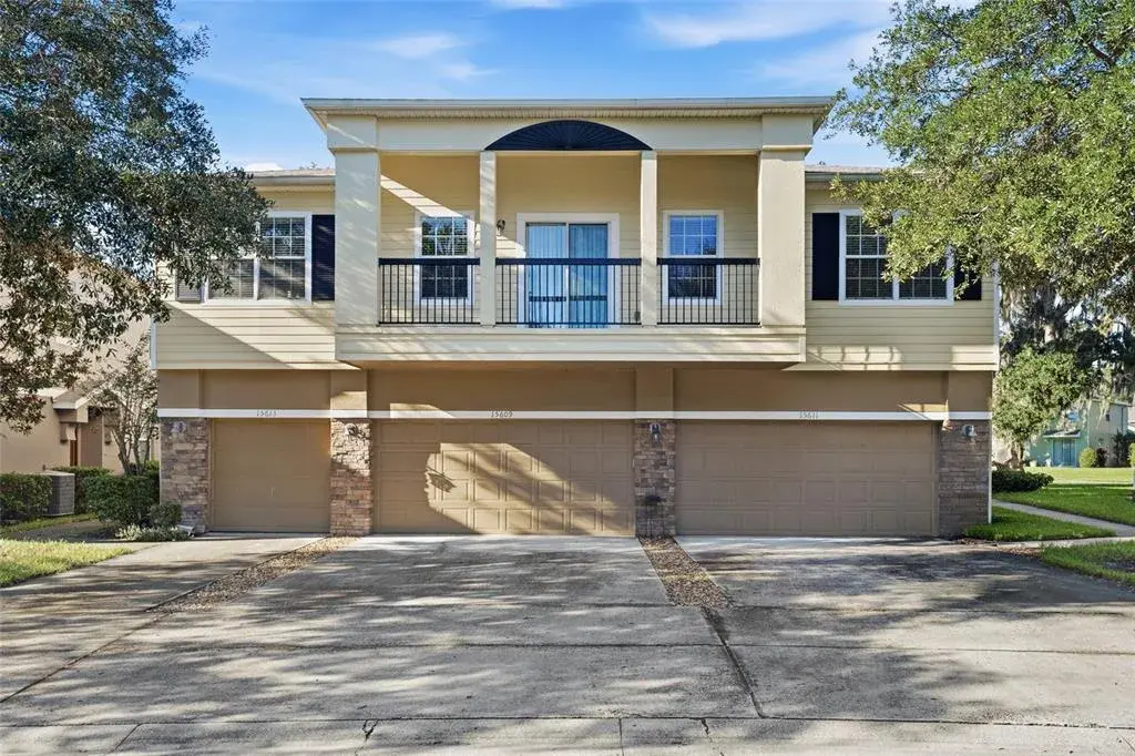 end unit with single car garage