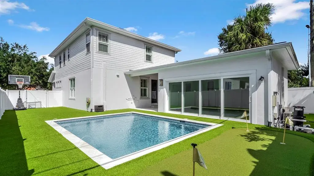 Pool/Backyard/Cabana