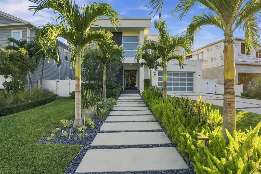 Property for sale at 4418 W KENSINGTON AVENUE, TAMPA, FL, 33629