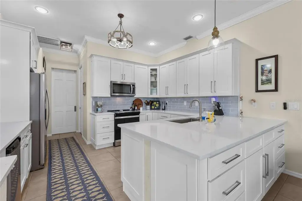Property for sale at 4111 SE 10TH PLACE, CAPE CORAL, FL, 33904