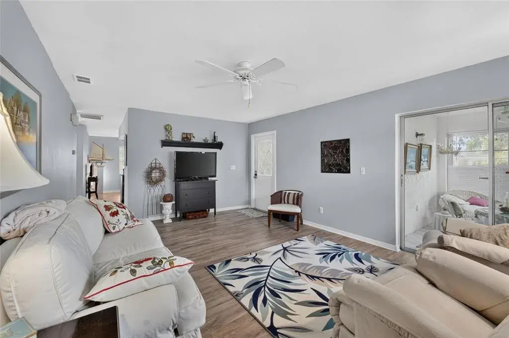 Property for sale at 1607 HOVINGTON CIRCLE UNIT 229, SUN CITY CENTER, FL, 33573
