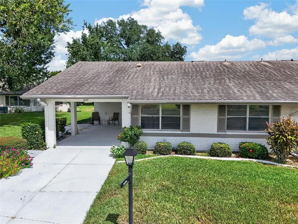 Property for sale at 1607 HOVINGTON CIRCLE UNIT 229, SUN CITY CENTER, FL, 33573