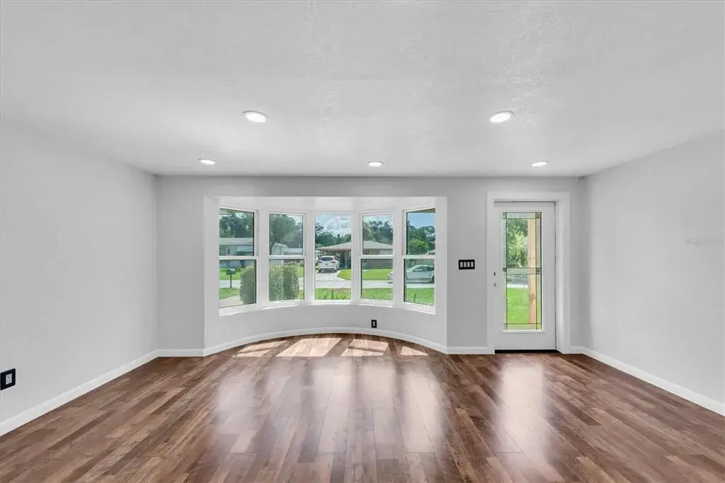 Property for sale at 1516 COUNTRY LANE W, CLEARWATER, FL, 33759