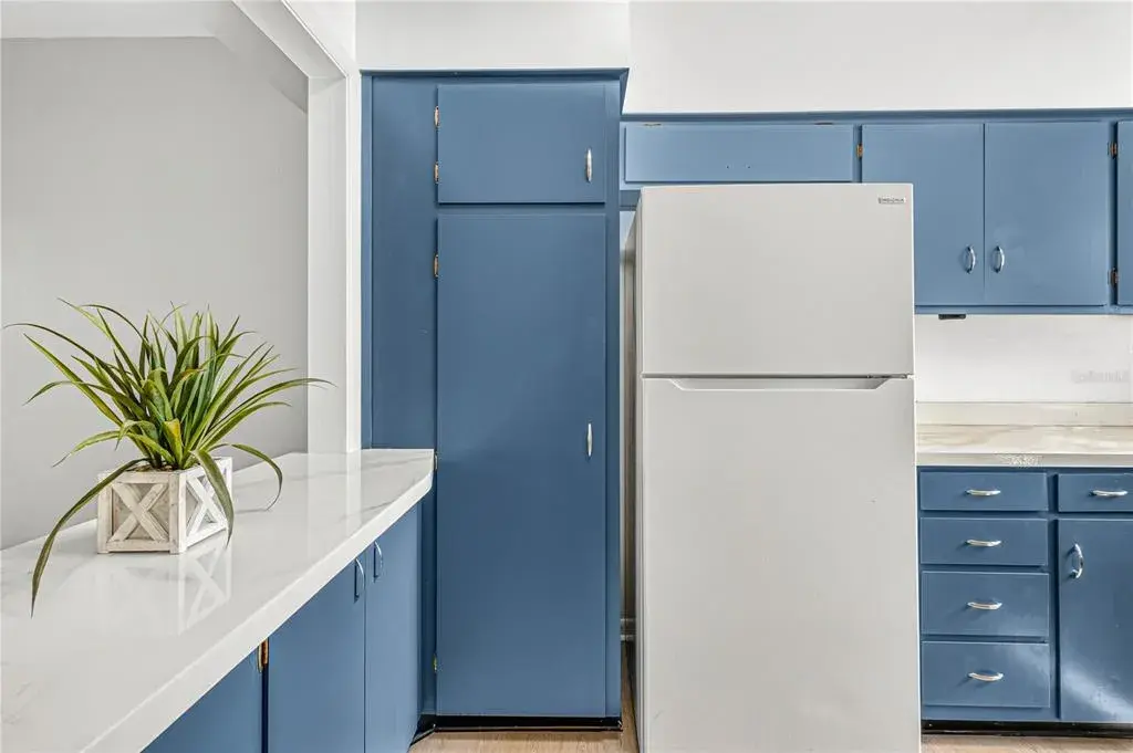 Kitchen bar