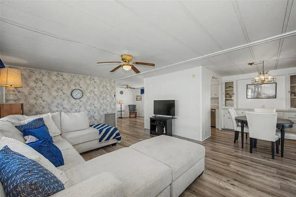 Furniture & Furnishings included