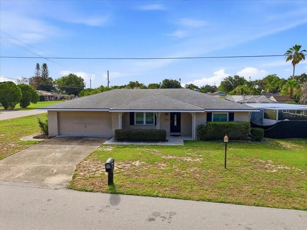 Property for sale at 132 DUVAL ROAD, WINTER HAVEN, FL, 33884