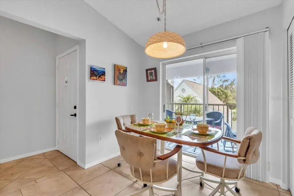 eat in kitchen
