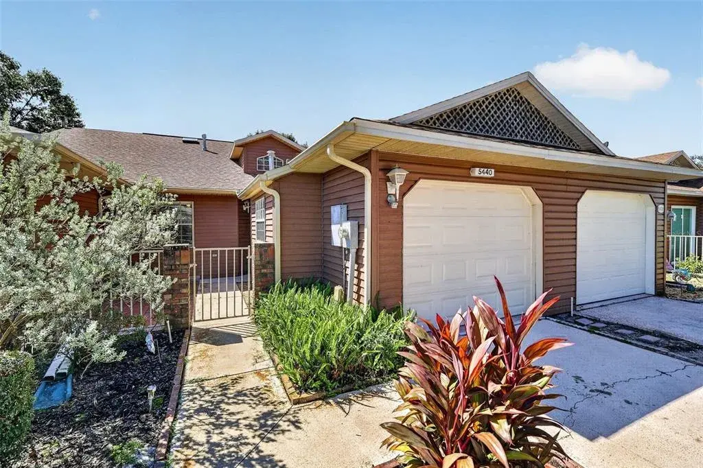 Property for sale at 5440 ROSEWALL CIRCLE, LEESBURG, FL, 34748