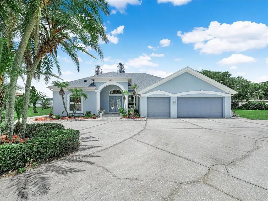 Property for sale at 118 W JULIANA WAY, AUBURNDALE, FL, 33823