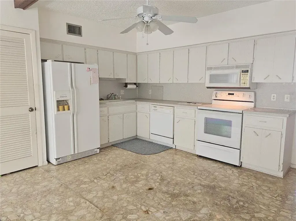 Property for sale at 2284 PHILIPPINE DRIVE UNIT 39, CLEARWATER, FL, 33763