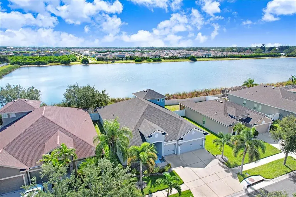 Front and rear of home "Lakeview"