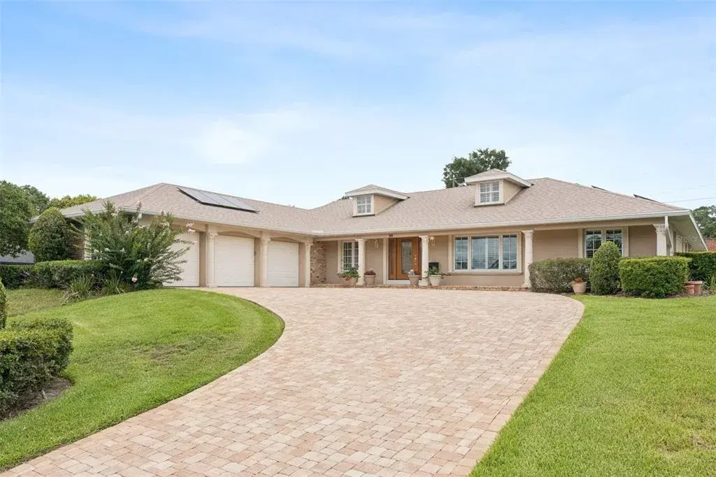 Property for sale at 220 ROLLINGWOOD TRAIL, ALTAMONTE SPRINGS, FL, 32714