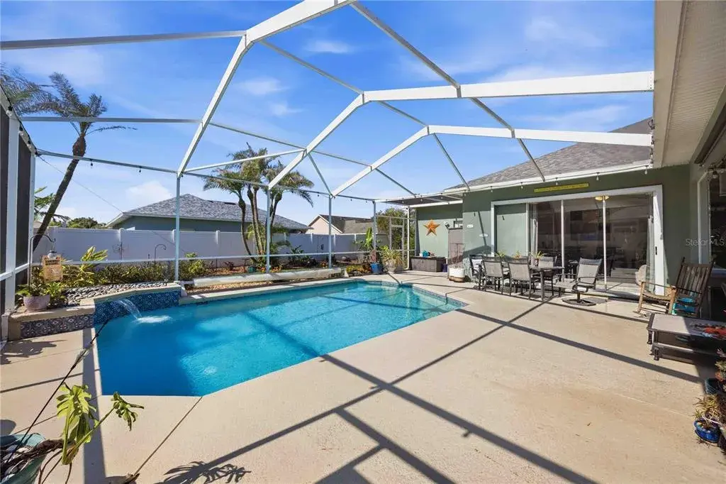 Property for sale at 355 RUBY LAKE LOOP, WINTER HAVEN, FL, 33884
