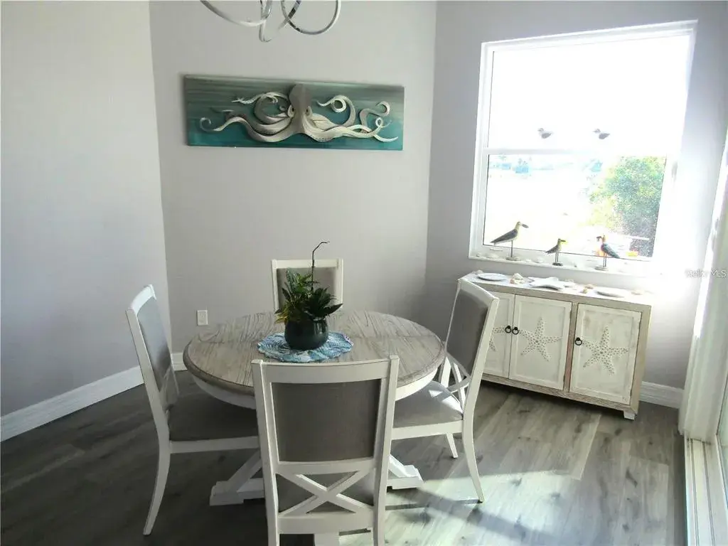 Breakfast nook.