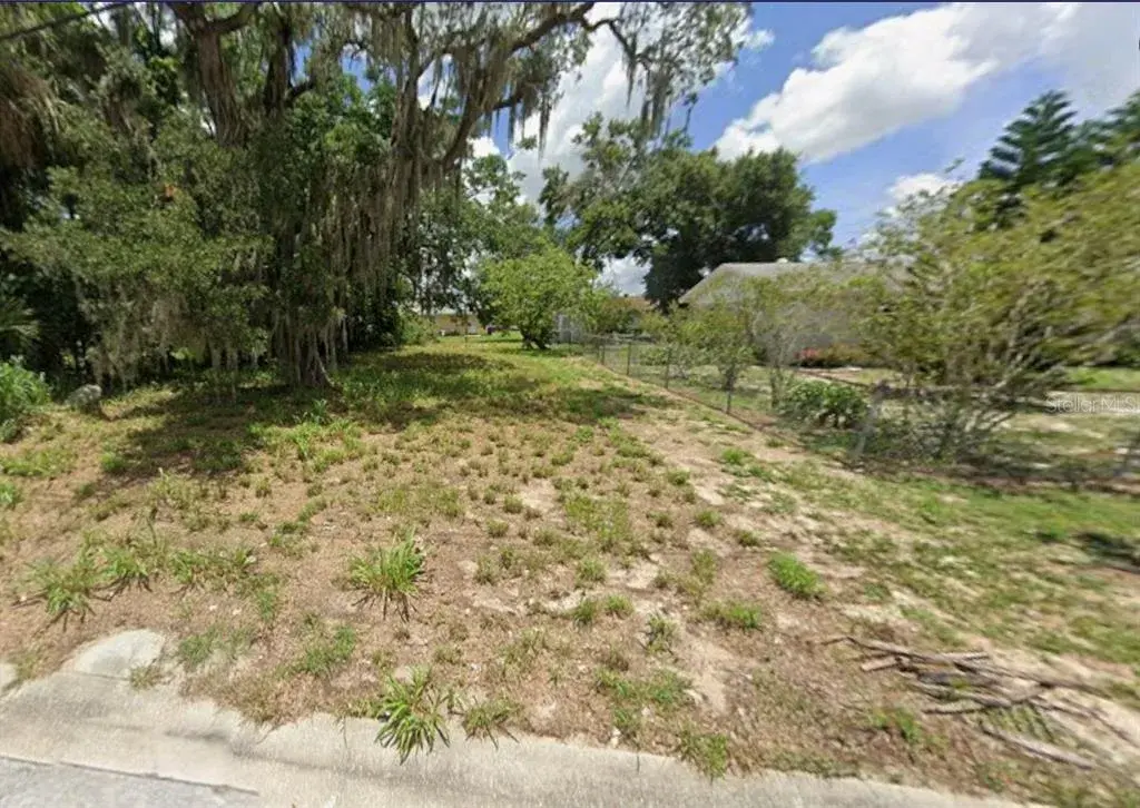 Property for sale at 206 W STUART AVENUE, LAKE WALES, FL, 33853