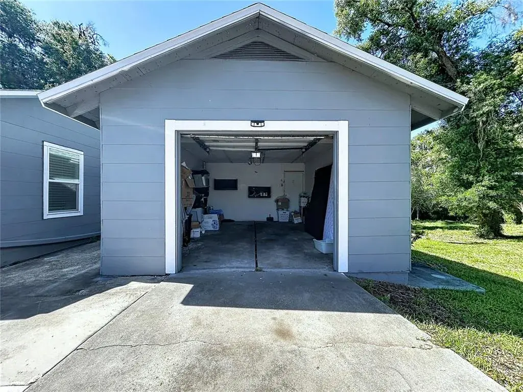 Detached Garage
