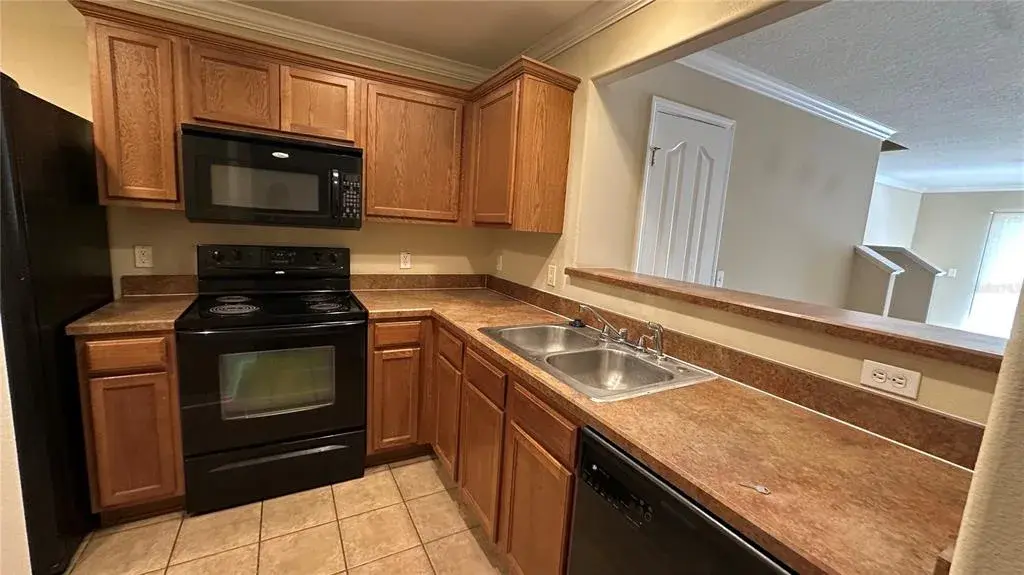 Property for sale at 6918 HAWTHORNE TRACE LANE, RIVERVIEW, FL, 33578