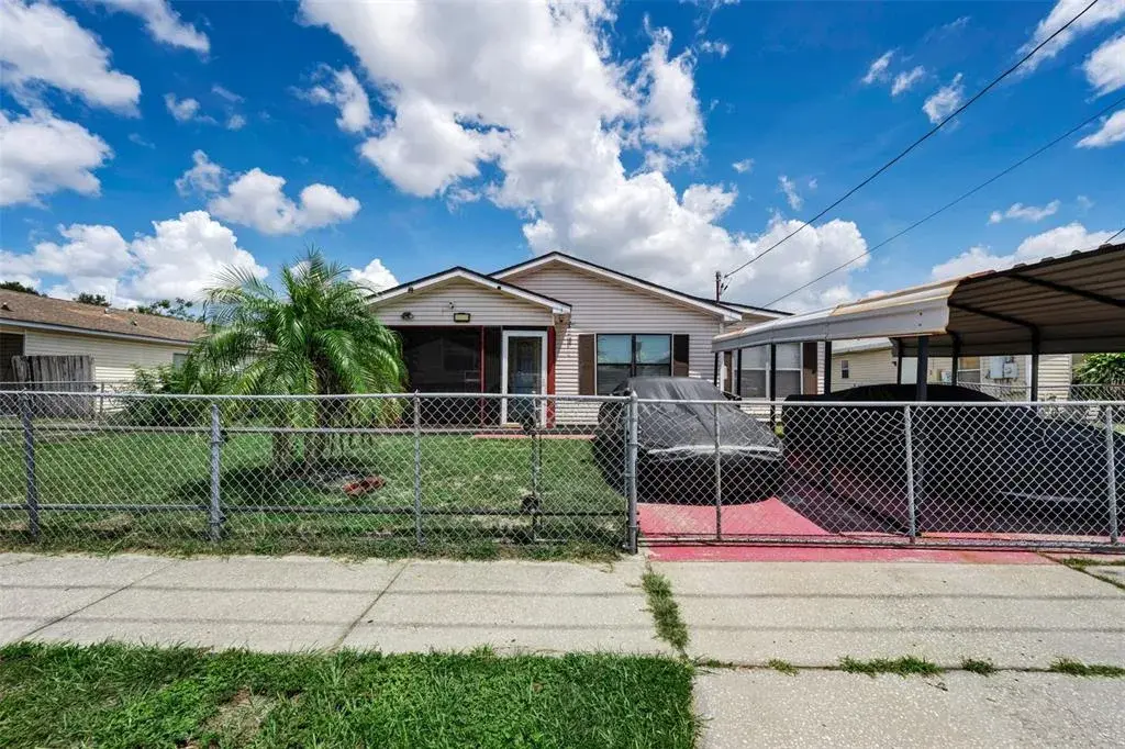 Property for sale at 7526 CAROLTON CIRCLE, TAMPA, FL, 33619