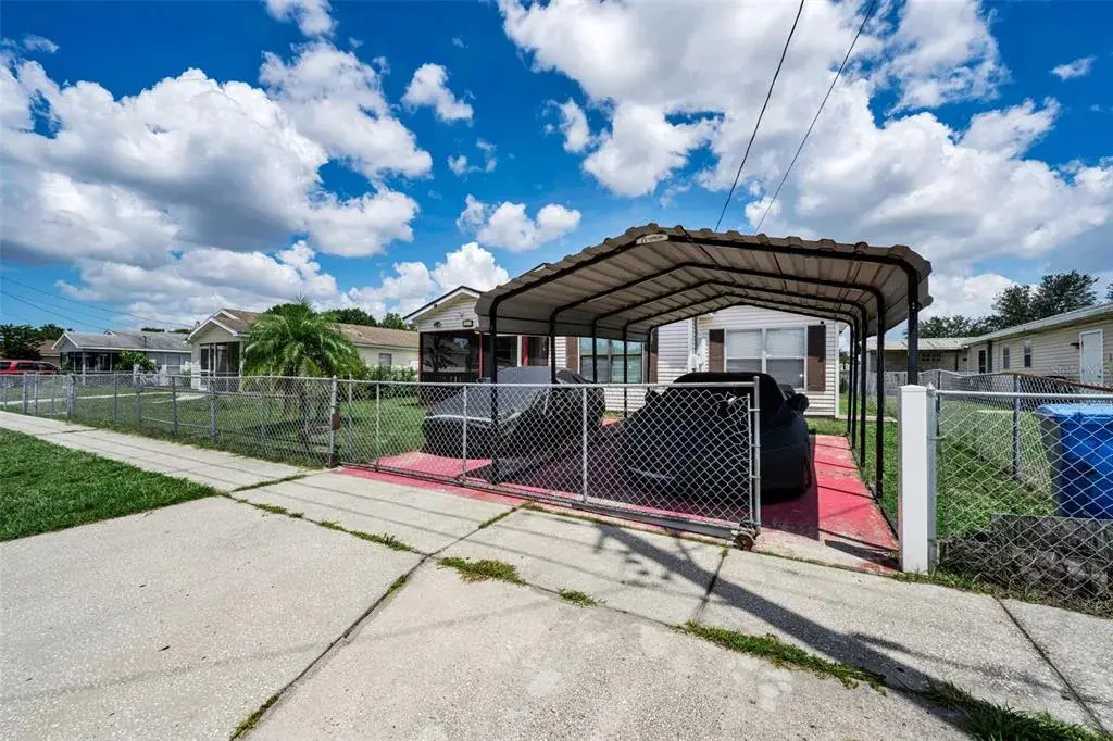 Property for sale at 7526 CAROLTON CIRCLE, TAMPA, FL, 33619