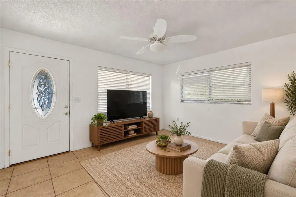 Property for sale at 2010 1/2 VINE STREET, LEESBURG, FL, 34748