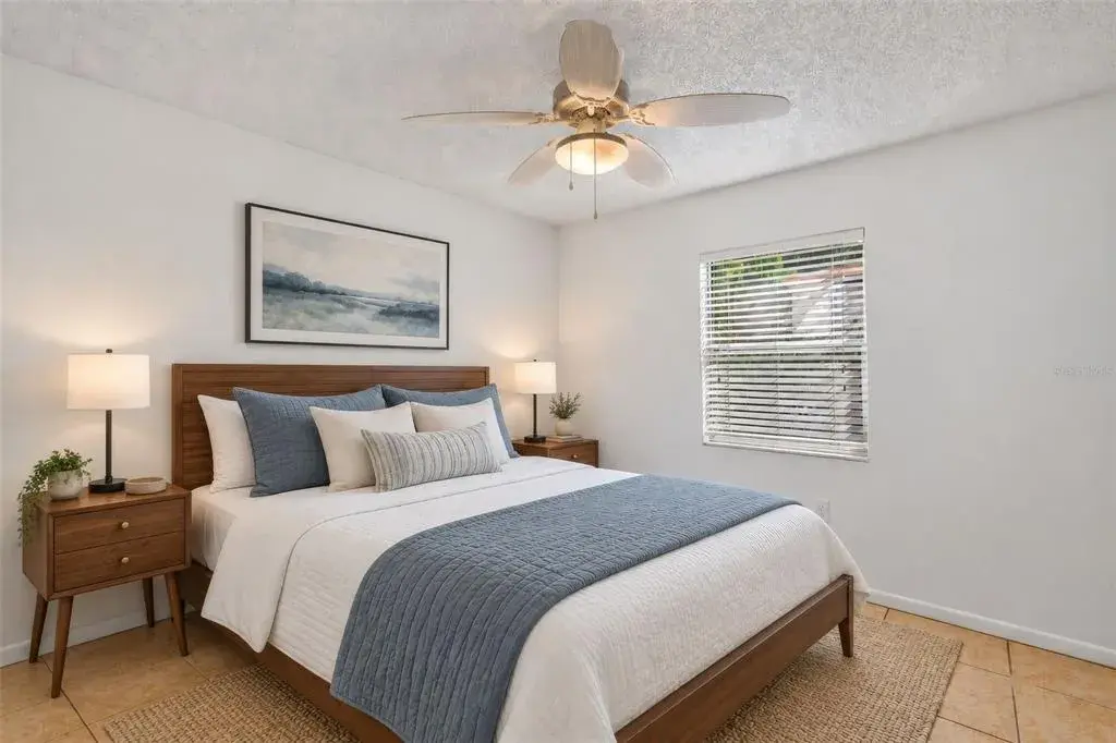 Property for sale at 2010 1/2 VINE STREET, LEESBURG, FL, 34748