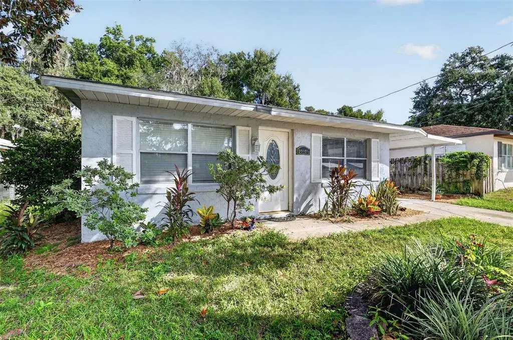 Property for sale at 2010 1/2 VINE STREET, LEESBURG, FL, 34748