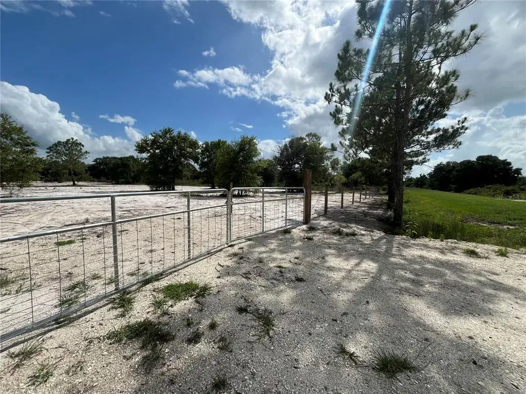 Property for sale at 16916 NW 262ND STREET, OKEECHOBEE, FL, 34972