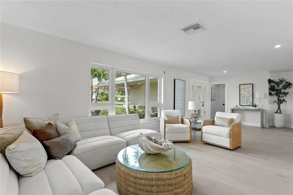 Property for sale at 11625 6TH STREET E, TREASURE ISLAND, FL, 33706