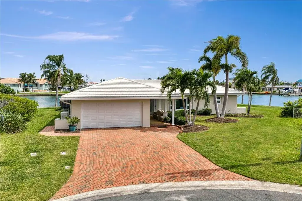 Property for sale at 11625 6TH STREET E, TREASURE ISLAND, FL, 33706