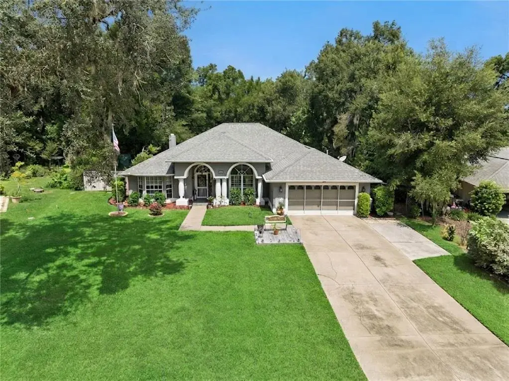 Property for sale at 33440 LAKE BEND CIRCLE, LEESBURG, FL, 34788