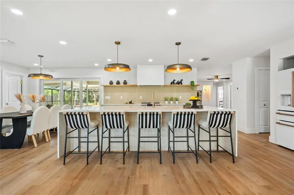 670 Venice Ln, Siesta Key, FL 34242