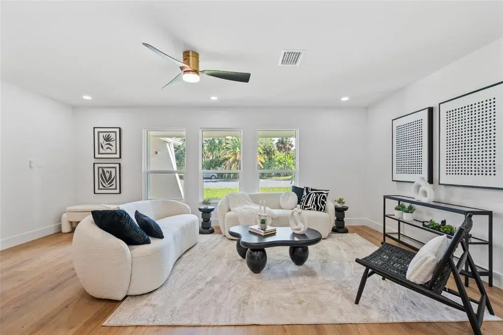 670 Venice Ln, Siesta Key, FL 34242