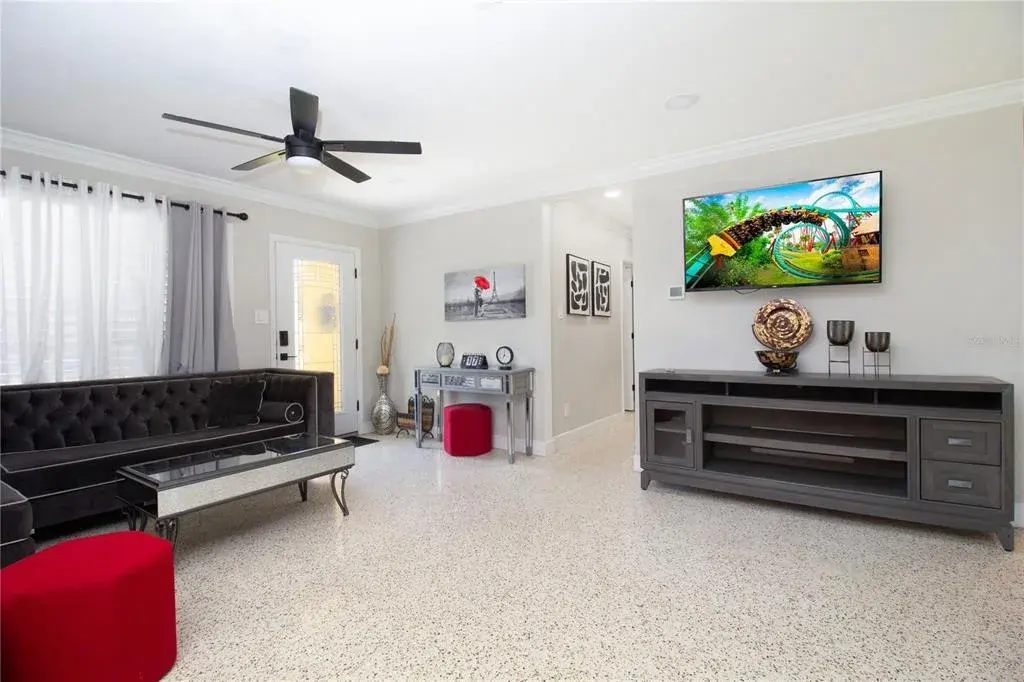 TV Virtual Staged