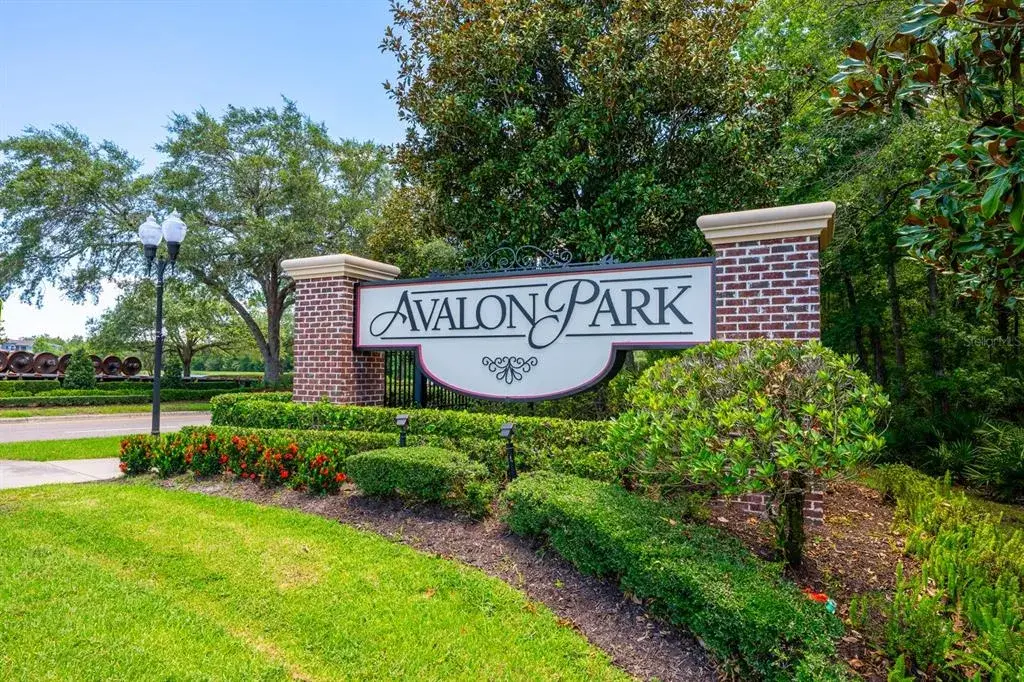 Enjoy the vibrant Avalon Park lifestyle in this BEAUTIFULLY MAINTAINED 3-bedroom, 2.5-bath townhome ideally located in sought-after Avalon Park Northwest Village.