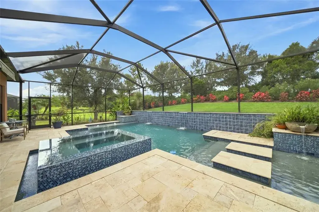 Amazing tranquil pool